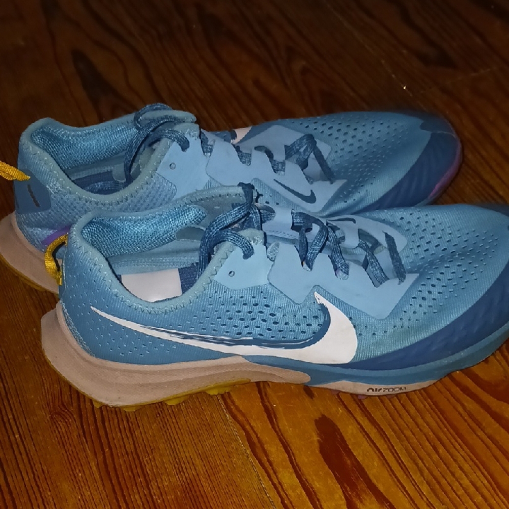 Nike Men's Trail Terra Kiger Blue and Yellow Sneakers | Size 10